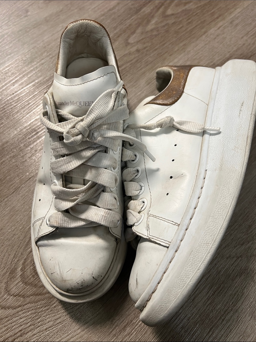 Alexander McQueen Oversized Sneakers - Picture 3 of 8